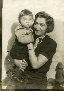 Володя Дашкевич с матерью